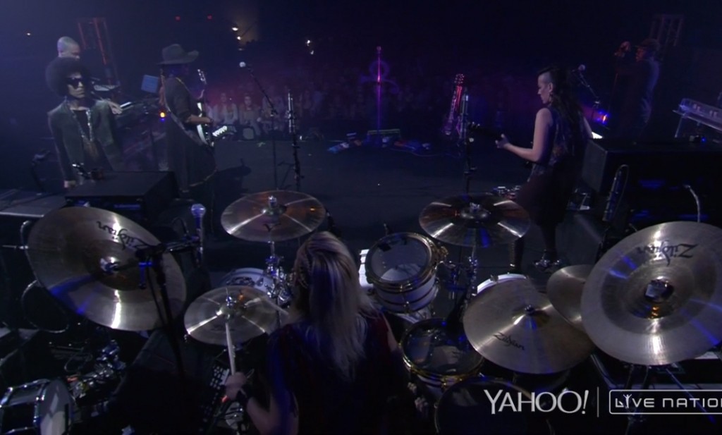 Prince and 3rd Eye Girl in concert - Yahoo Livestream
